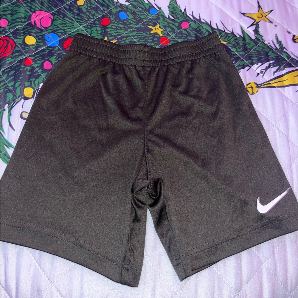 Nike kids shorts size 5